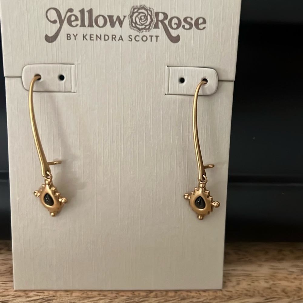 Kendra Scott drop earrings